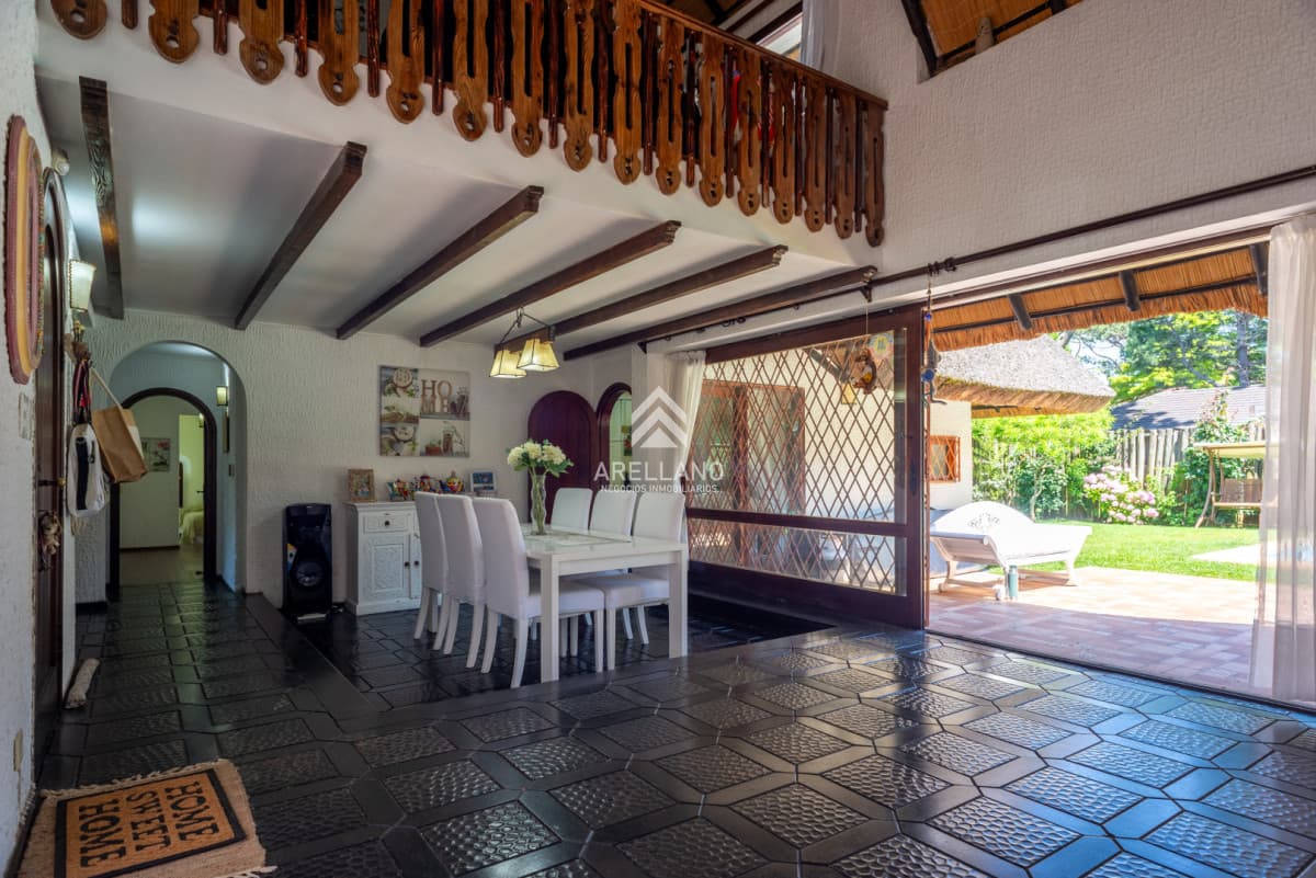 Casa ID.5750 - Alquiler 5 dormitorios piscina climatizada Punta del Este