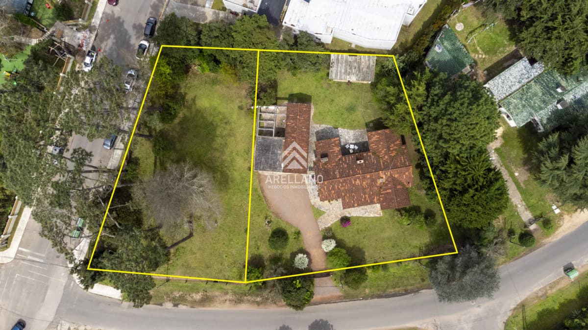 Casa ID.6921 - Venta casa Cantegril para proyecto