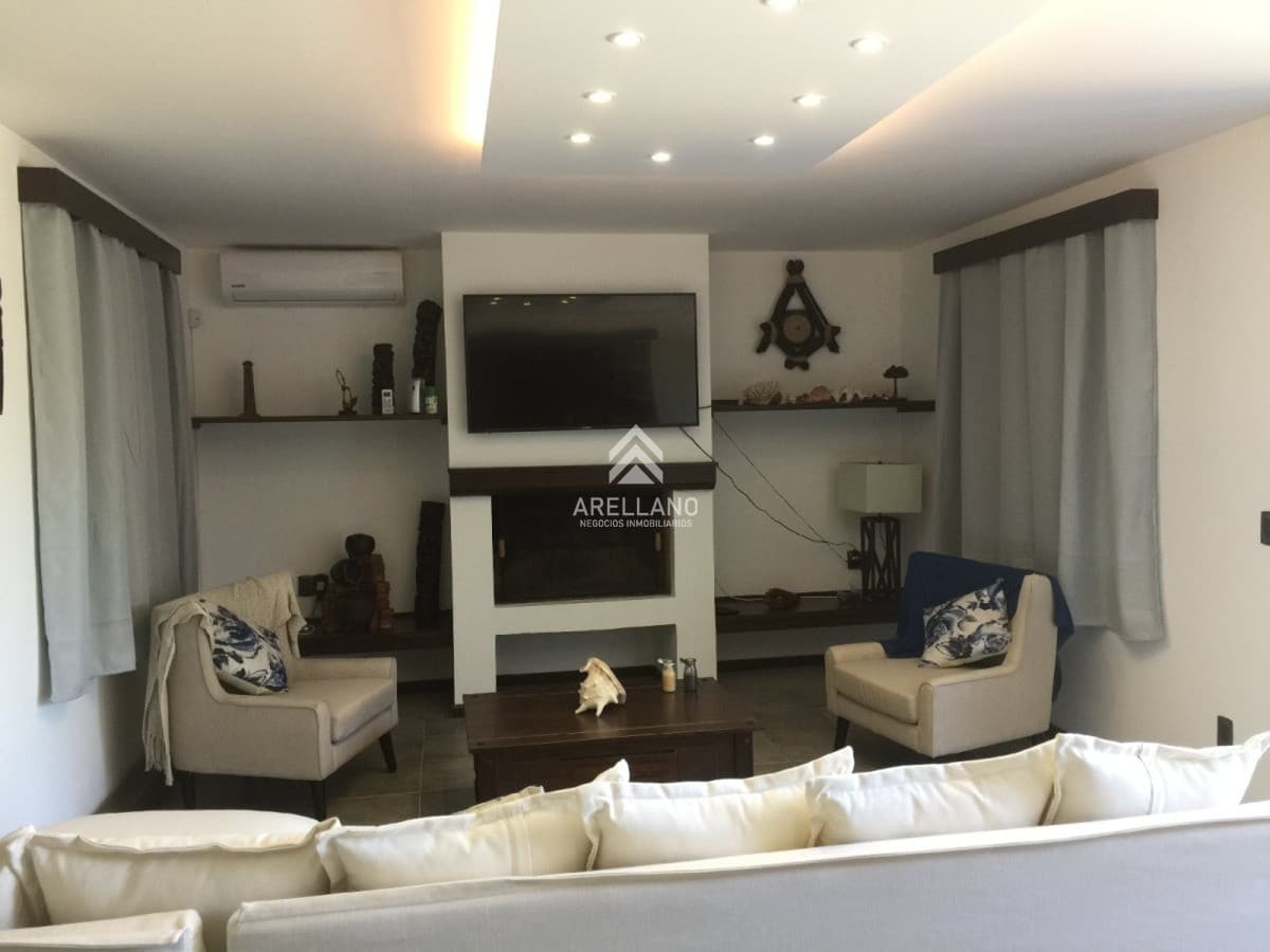 Casa ID.6892 - Hermosa Casa en Pinares