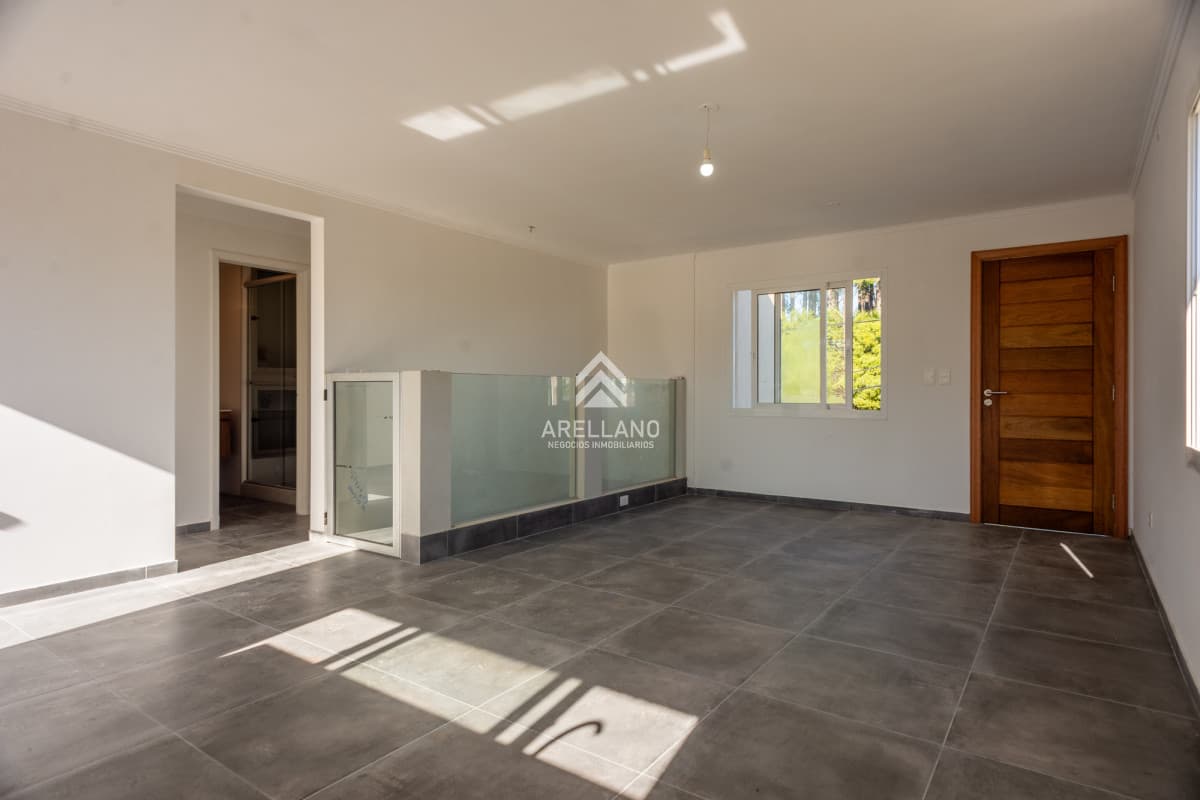 Casa ID.4605 - 2 dormitorios altos de la laguna con garage