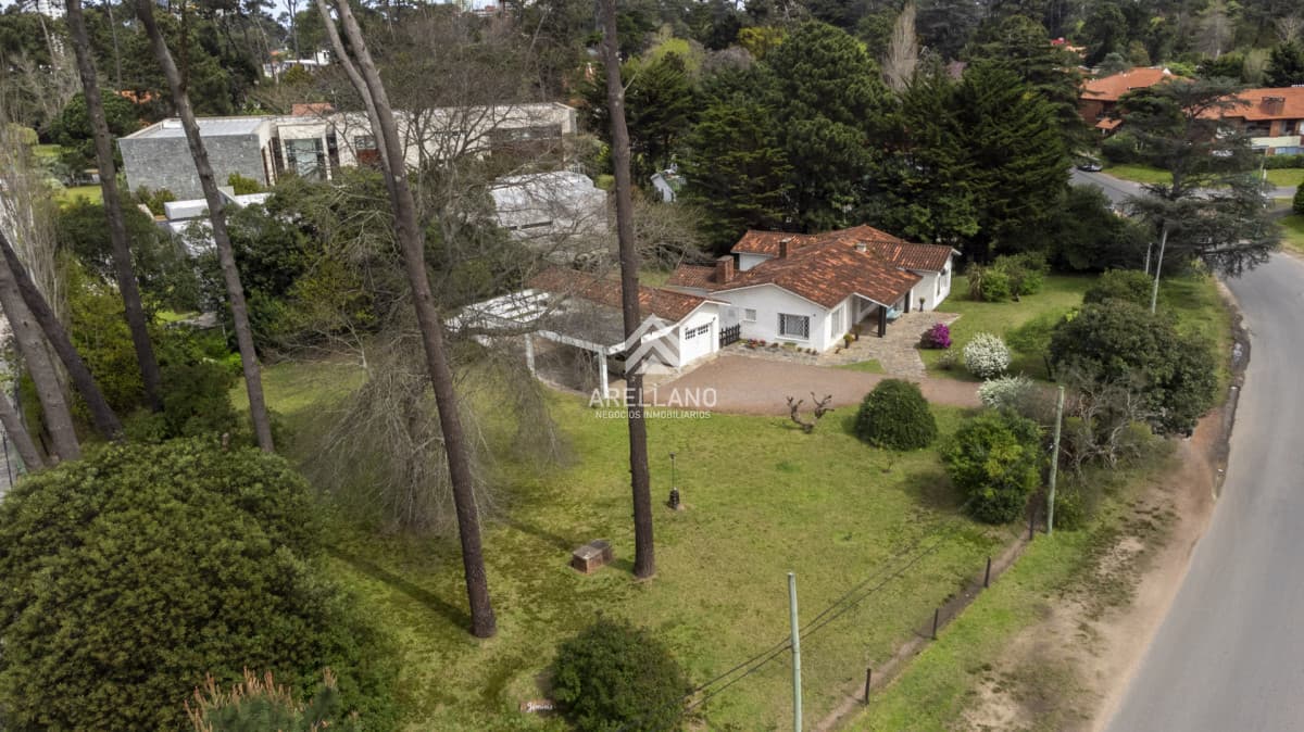 Casa ID.6921 - Venta casa Cantegril para proyecto