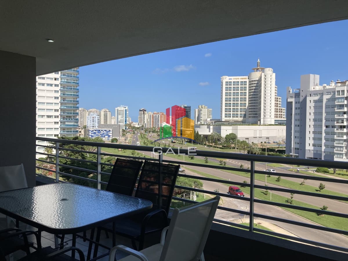 Gale Propiedades & Escribanía Apartamento ID.2250 - departamento de 2 suites 1 toilette con garage en Playa Mansa