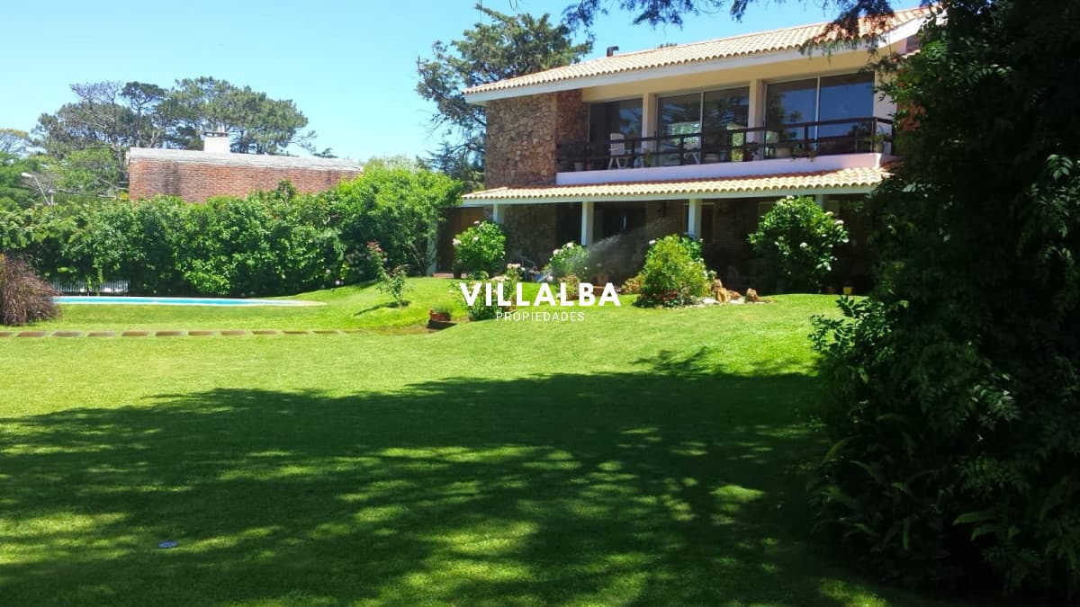Venta casa de 6 dormitorios en  Punta del Este
