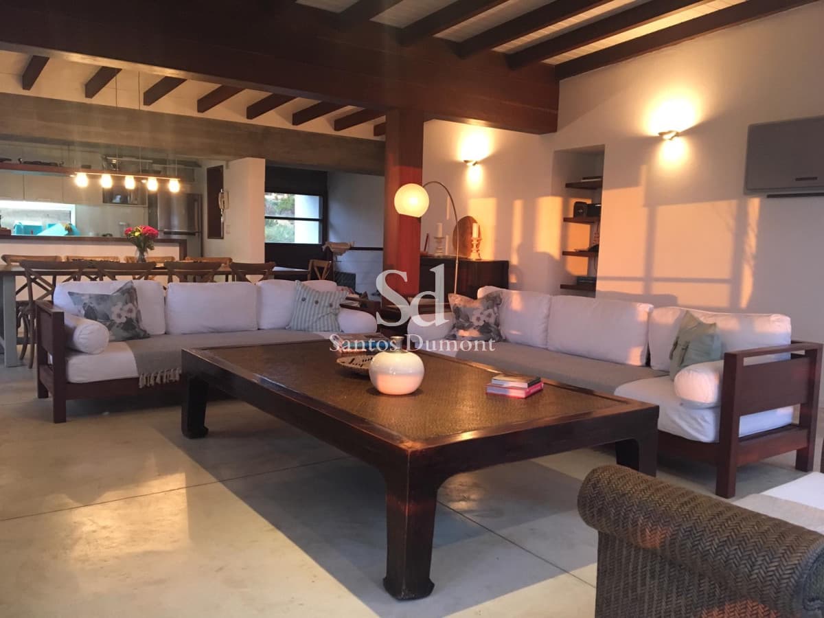 espectacular casa en venta - 6 dorms - El chorro