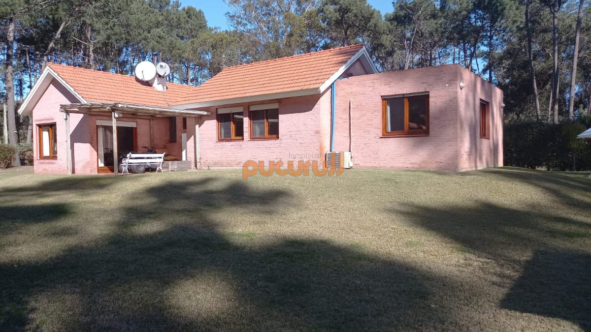 Casa en Punta Ballena, Portezuelo Bosque