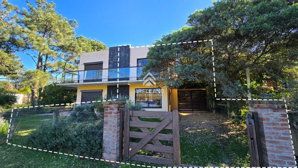 Casa ID.5431 - Casa Venta 2 Dormitorios 3 Baños, Piscina Climatizada en Punta Colorada - BARLOVENTO