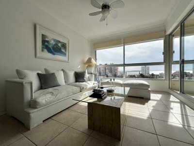 Apartamento de dos dorm. en venta en Punta del Este 10971  -
