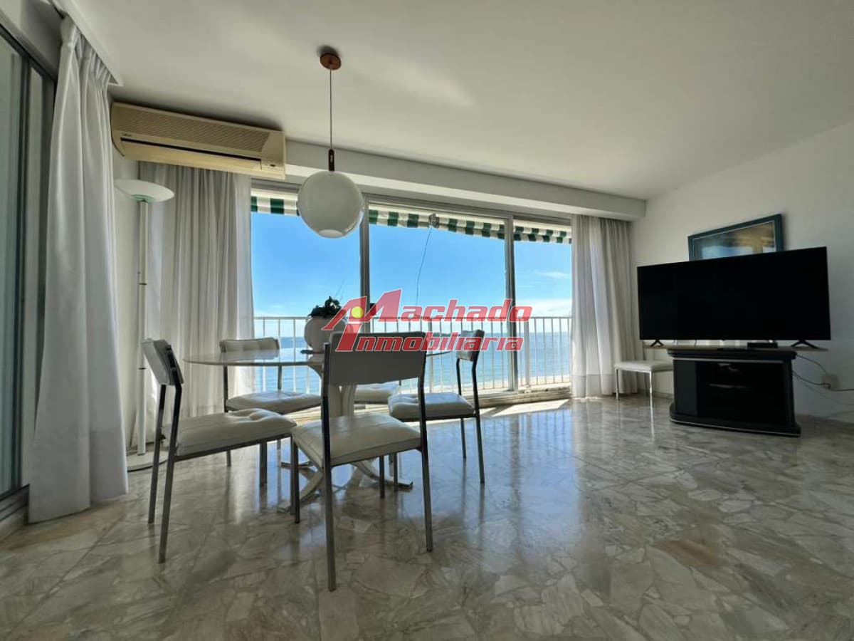 Alquiler de apartamento de 3 dormitorios en Punta del Este