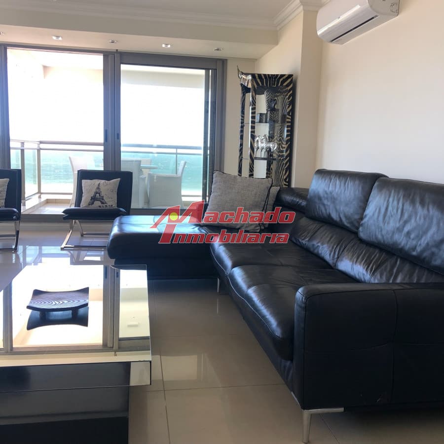 apartamento en venta  , primera linea de la brava.