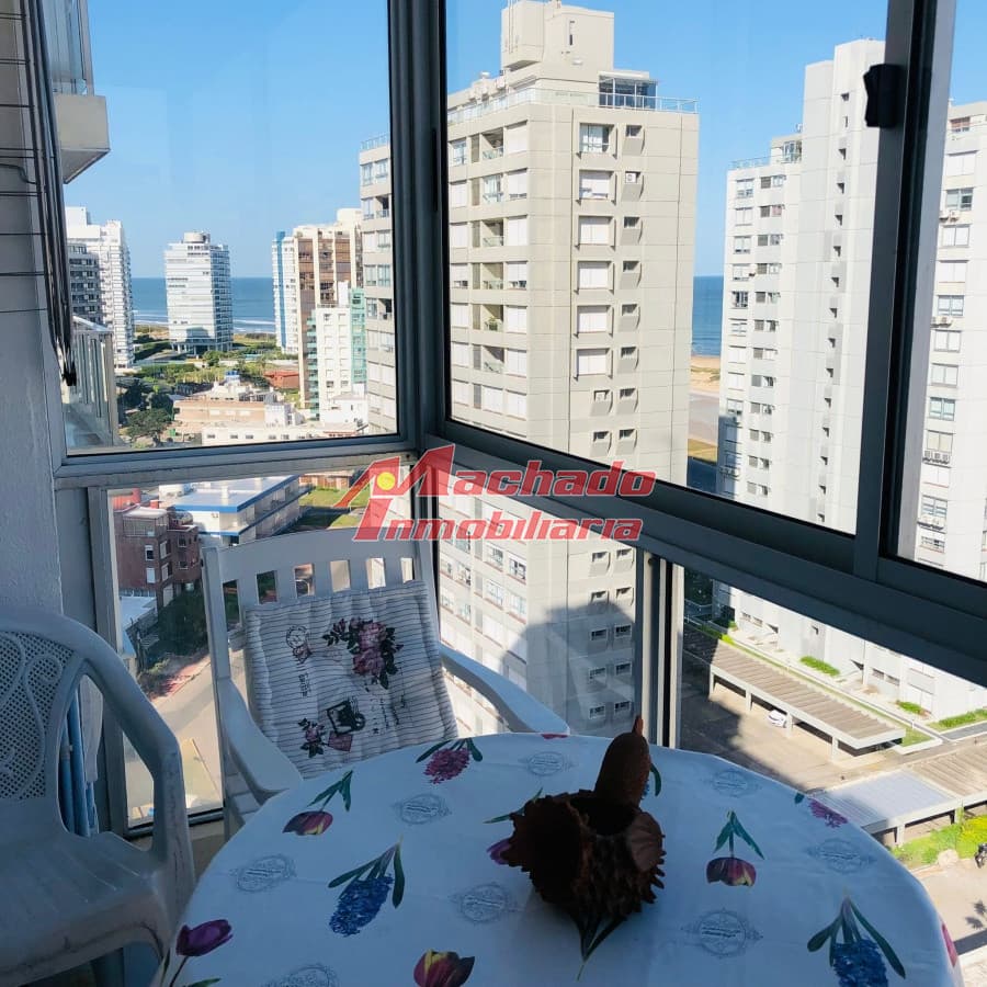Alquiler de apartamento de 1 dormitorio y 1/2 con vista al mar