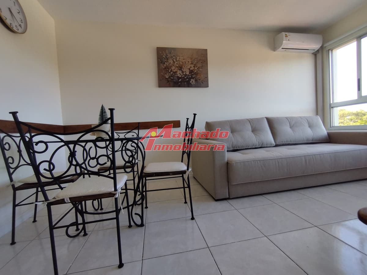 VENTA DE APARTAMENTO DE 1 DORMITORIO CON SERVICIOS