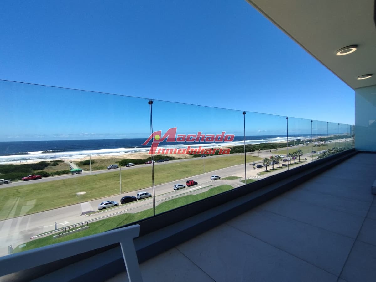Apartamento en alquiler de 4 dormitorios en Punta del Este