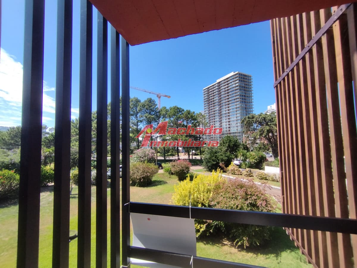 Departamento de dos dormitorios en venta en Punta del Este