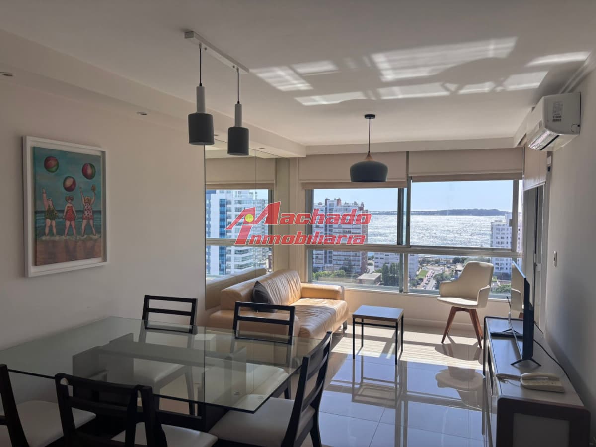 EXCELENTE APARTAMENTO CON VISTA A PLAYA MANSA,  CERCA DEL CENTRO Y DE LAS DOS PLAYAS