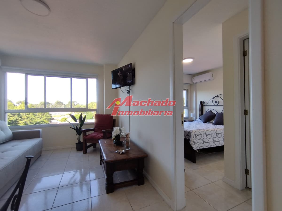 VENTA DE APARTAMENTO DE 1 DORMITORIO CON SERVICIOS