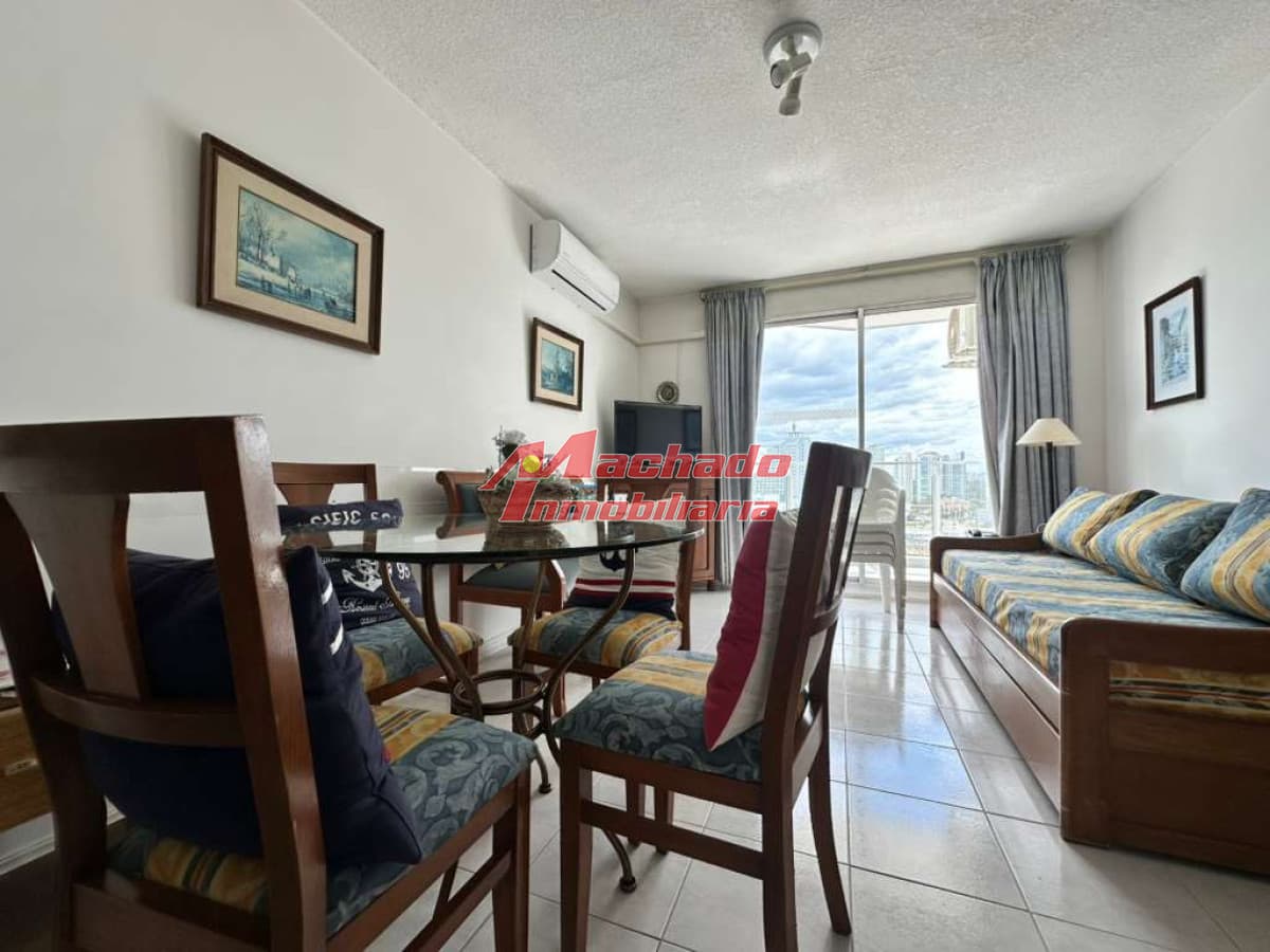 Apartamento de un dormitorio y medio en alquiler temporal, edificio con servicios
