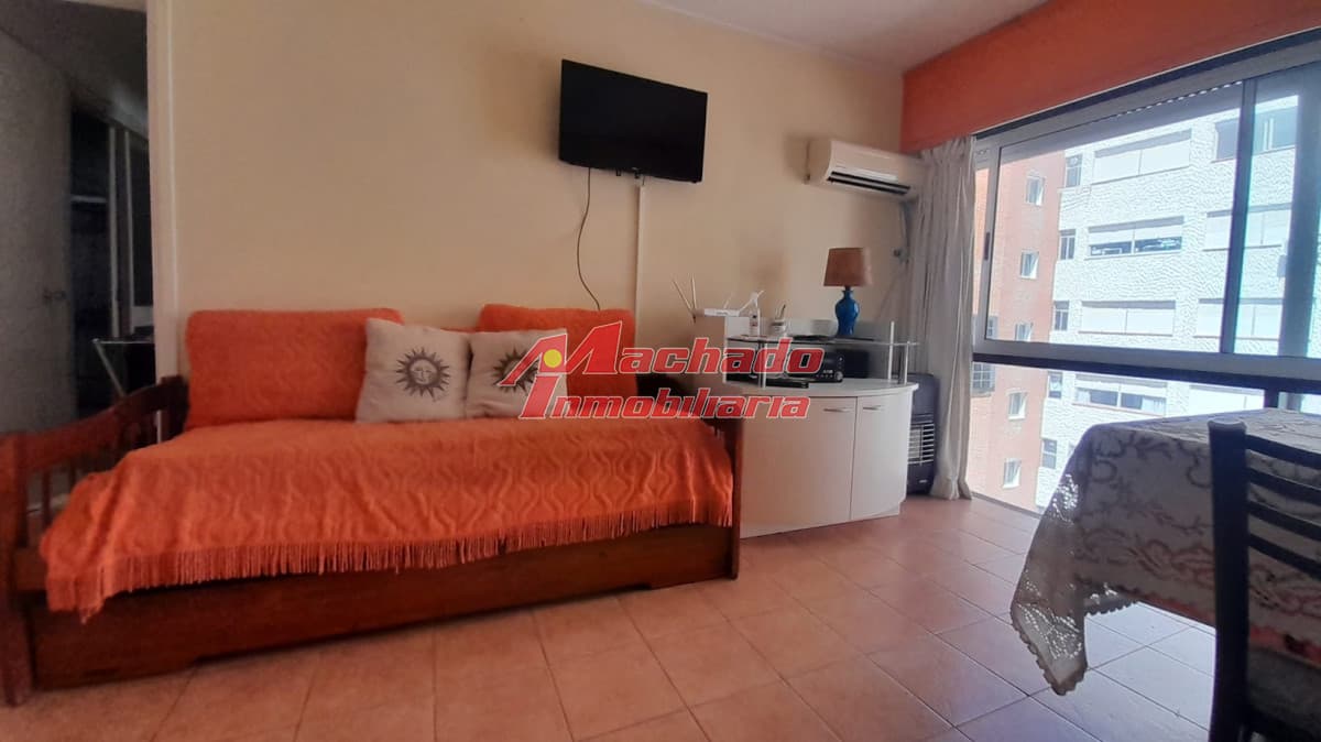 Apartamento de 2 dormitorios en alquiler temporal, playa brava
