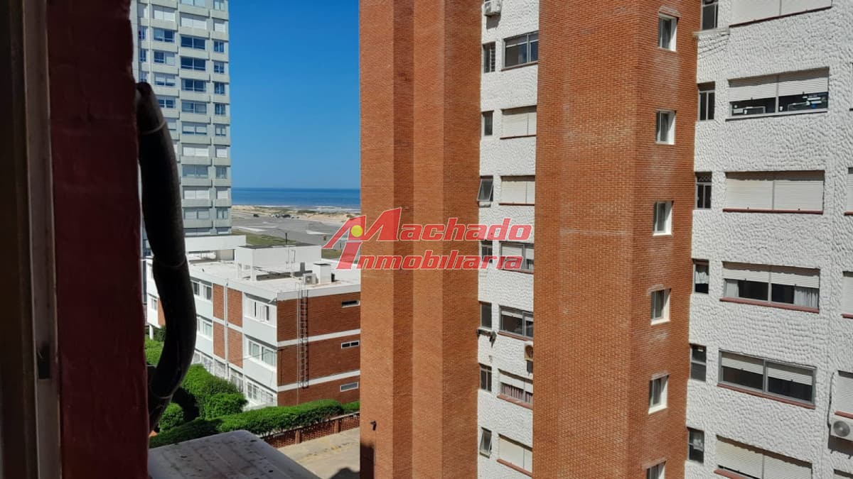 Apartamento de 2 dormitorios en alquiler temporal, playa brava