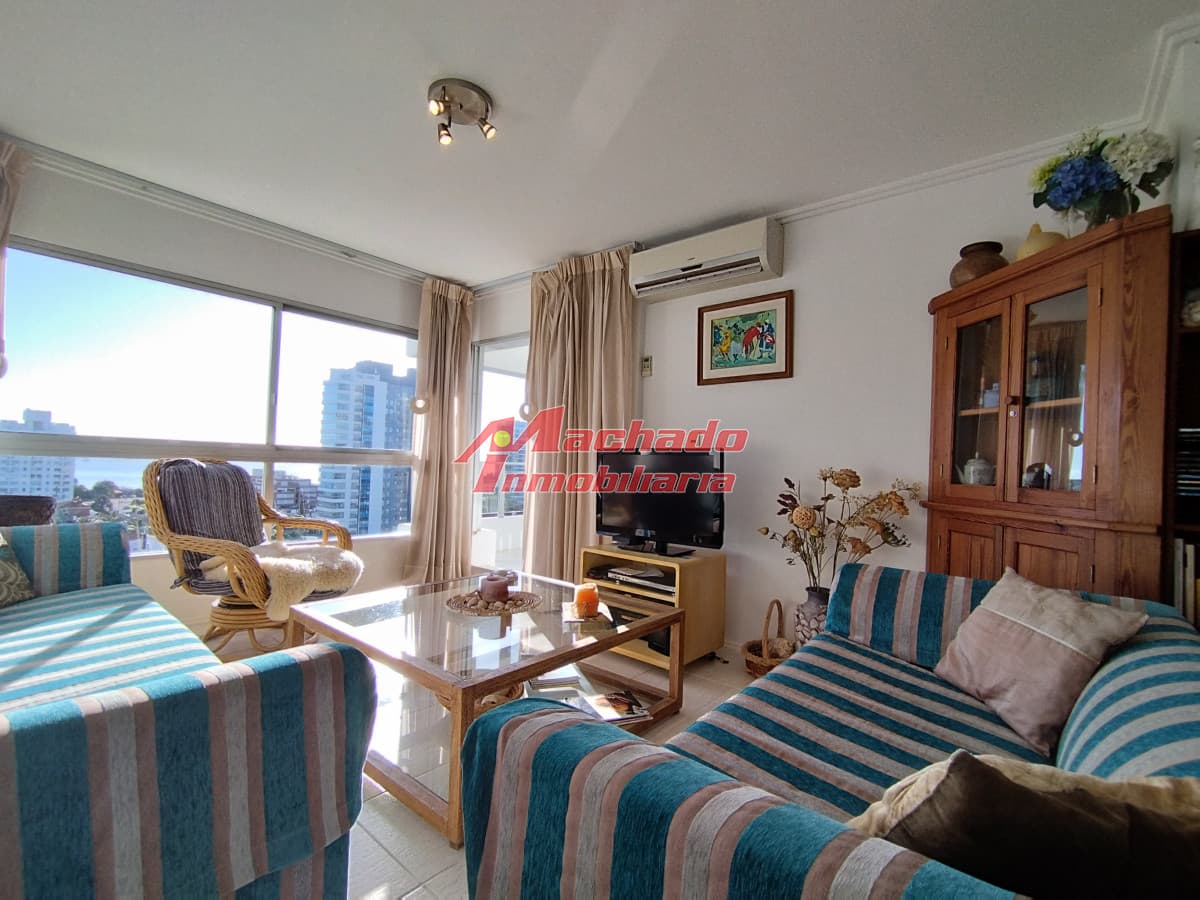 Alquiler apartamento de 3 dormitorios en Punta del Este.
