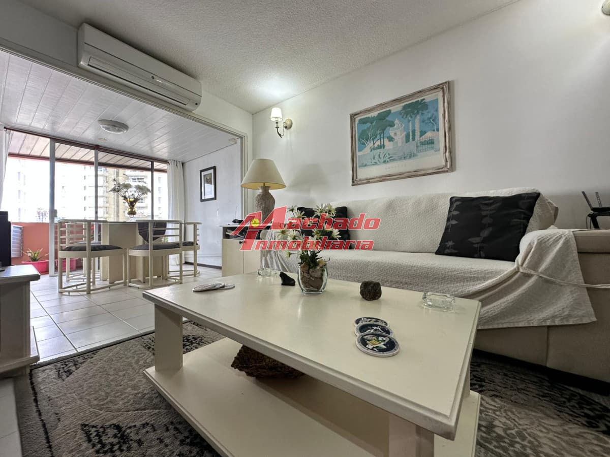 Venta de apartamento de dos dormitorios en Punta del Este