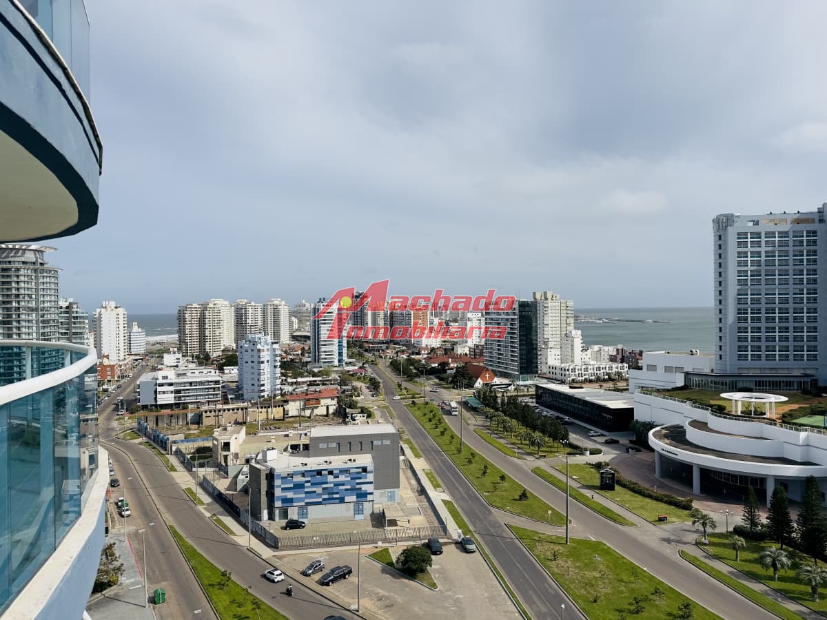 Venta y alquiler de apartamento de 2 dormitorios Playa mansa con parrillero