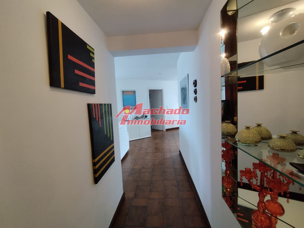 venta de apartamento sobre playa brava
