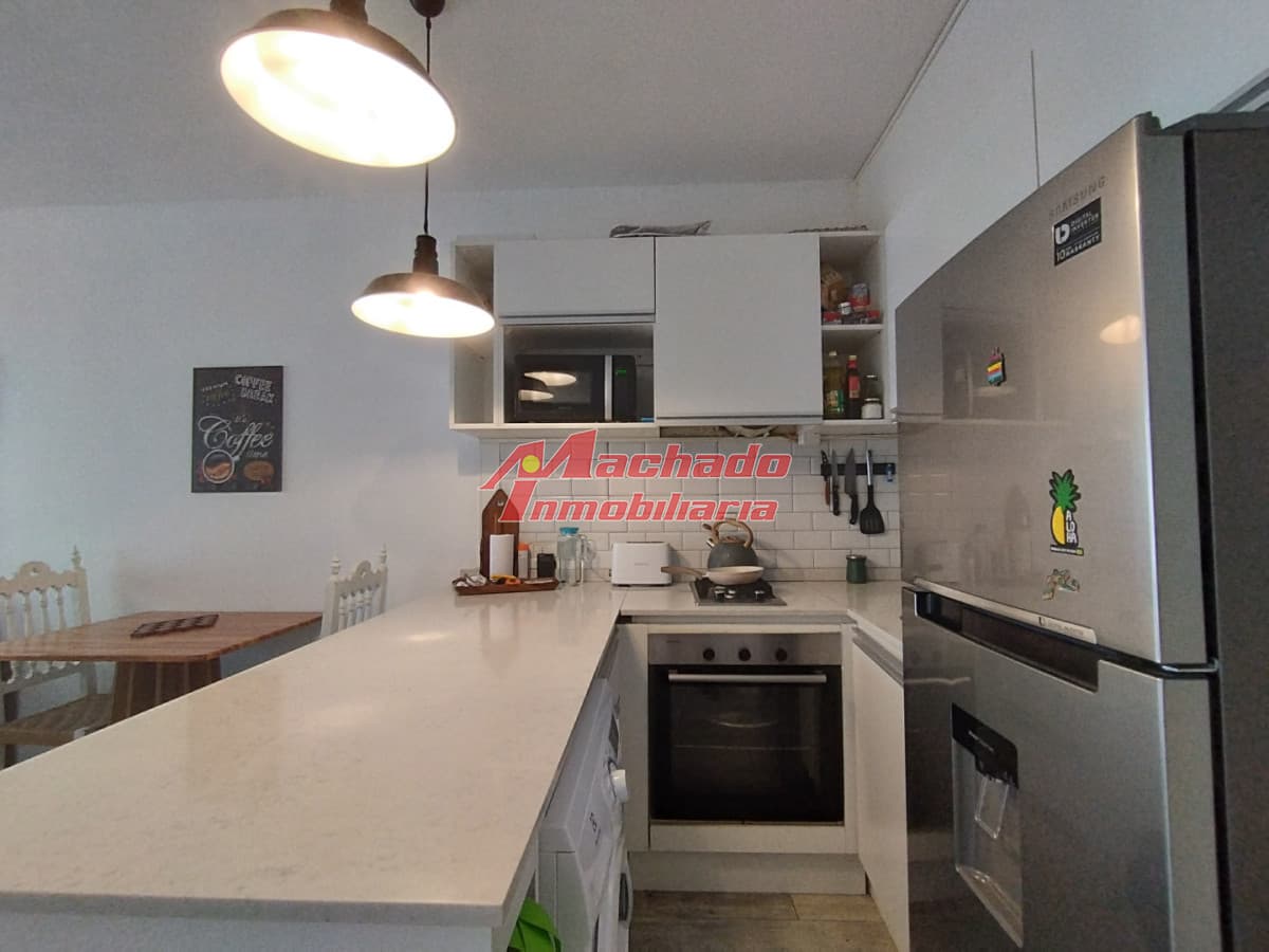 Apartamento de dos dormitorios en alquiler en Punta del Este