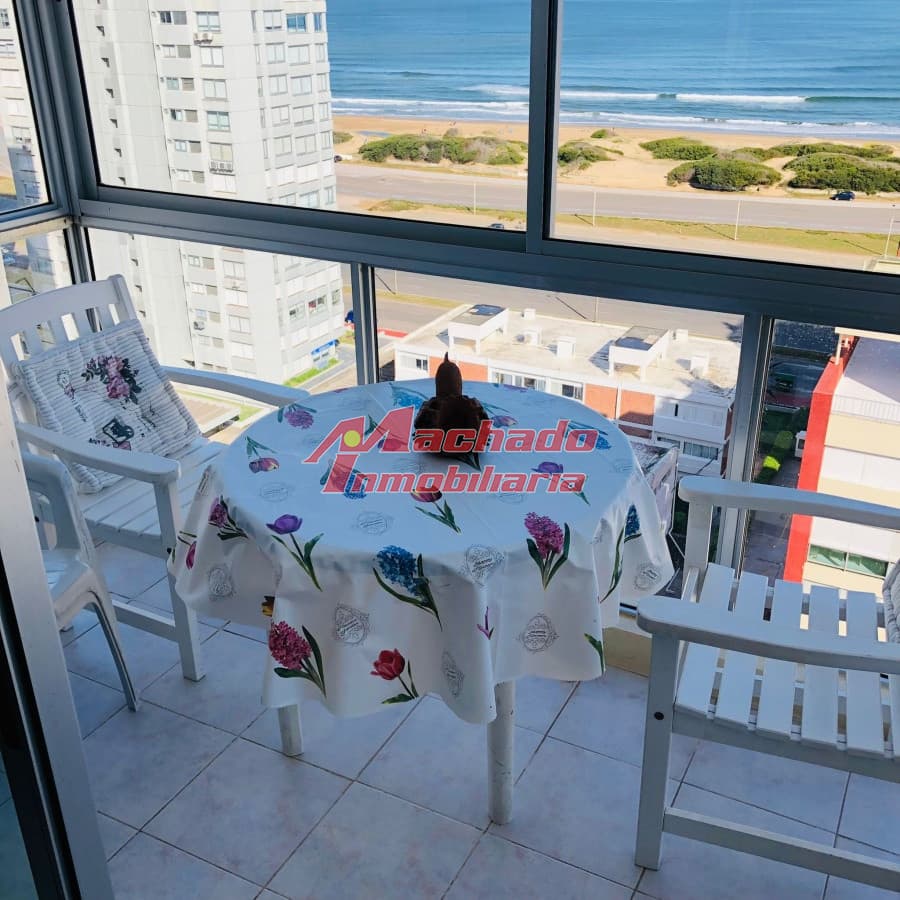 Alquiler de apartamento de 1 dormitorio y 1/2 con vista al mar