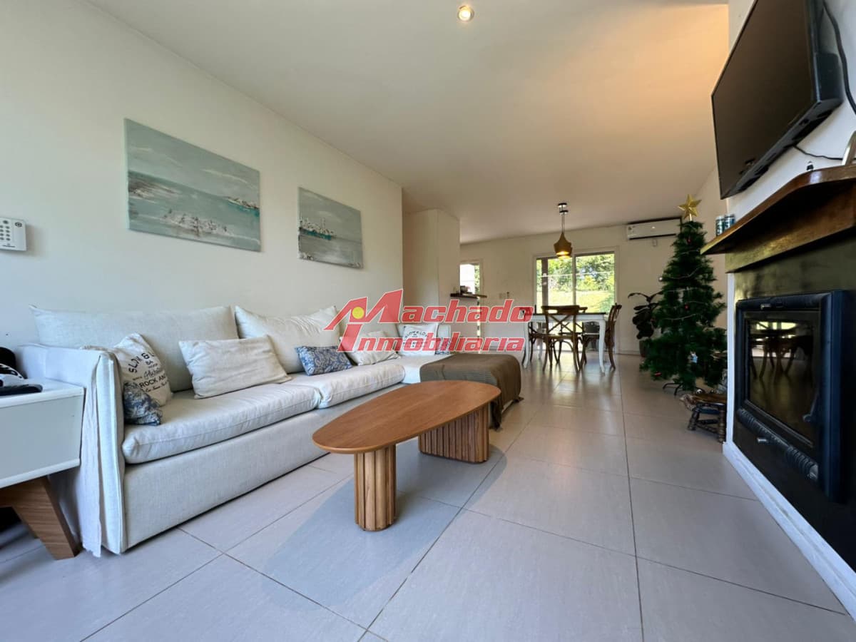 Alquiler DE CASA de 3 dormitorios