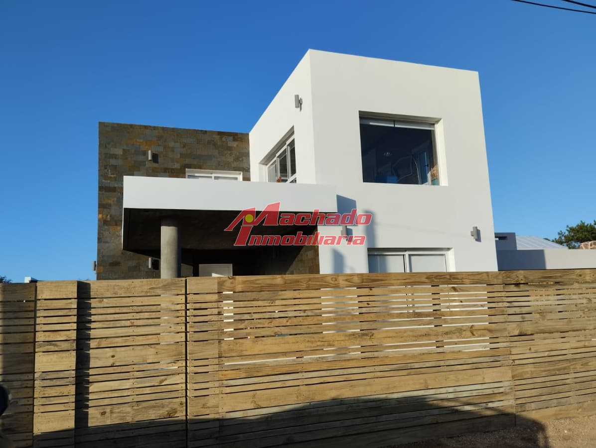 Casa en venta y alquiler en Punta del Este