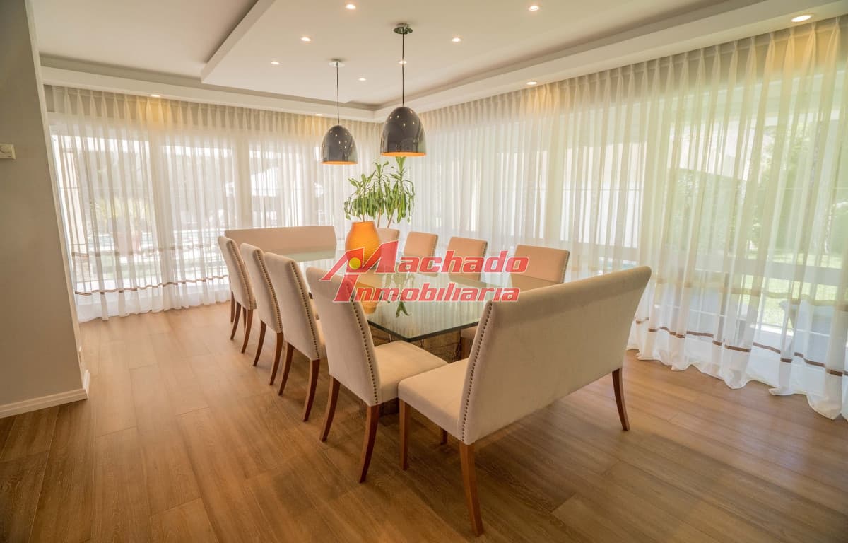 Venta de casa de 6 dormitorios en Punta del Este