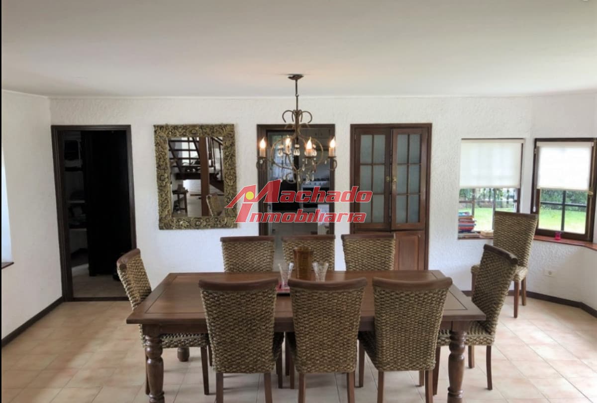 Alquiler Casa en zona Residencial, 4 dorm. , Punta del Este.