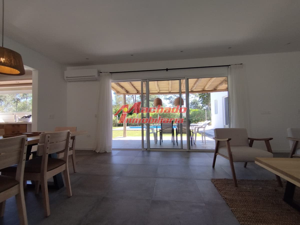 Alquiler y venta de casa de 3 dormitorios en La Barra