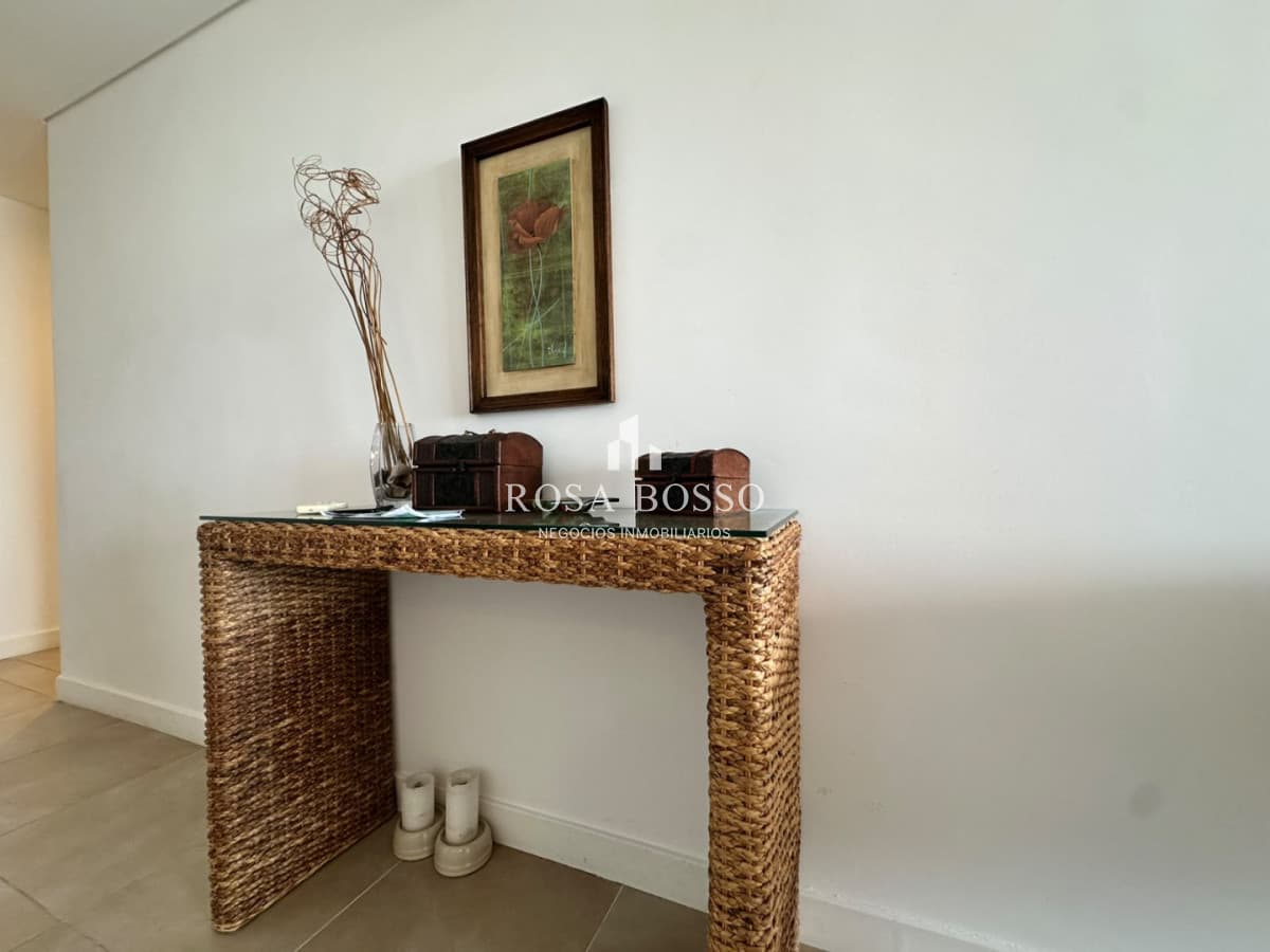 Apartamento en venta de dos dormitorios en Punta del Este