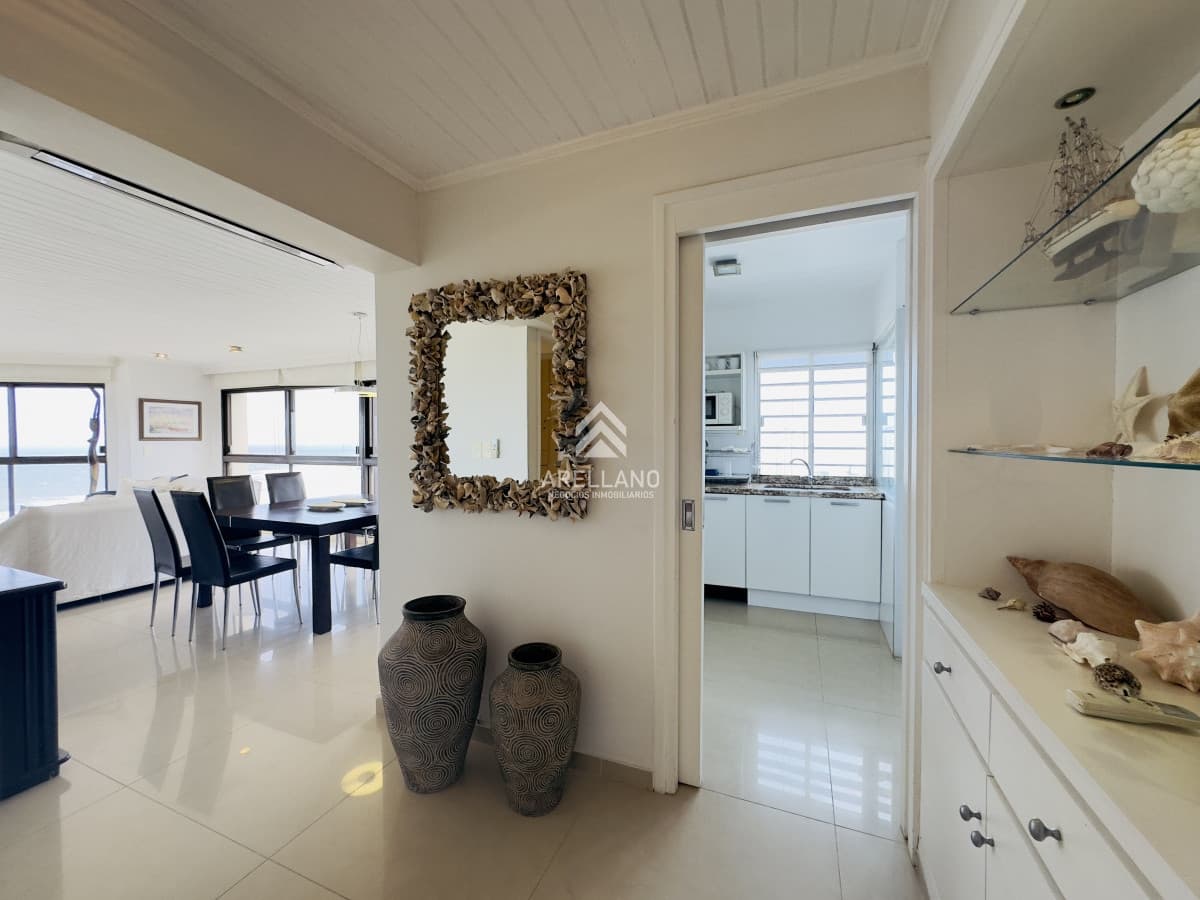 Apartamento ID.5333 -  Apartamento en Alquiler de 3 dormitorios en Punta del Este