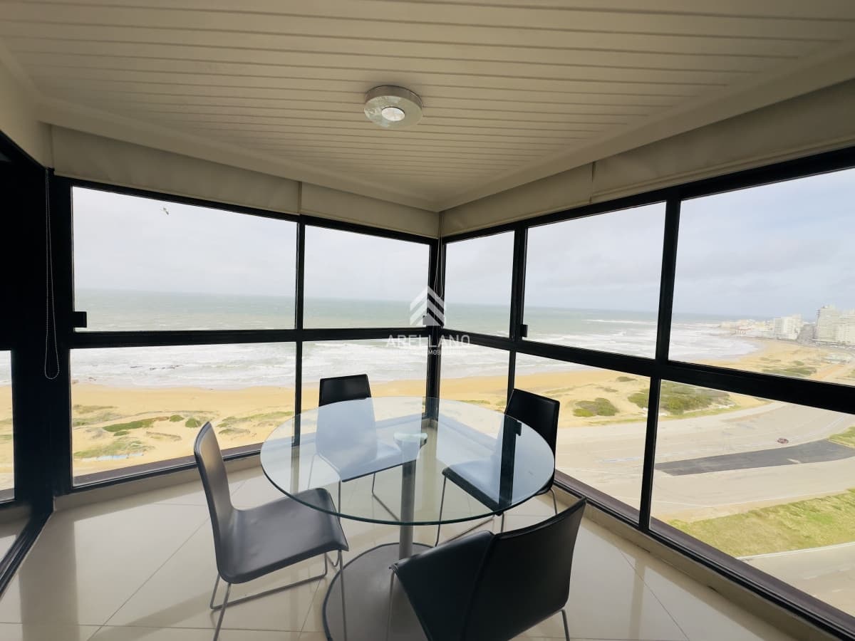 Apartamento ID.5333 -  Apartamento en Alquiler de 3 dormitorios en Punta del Este