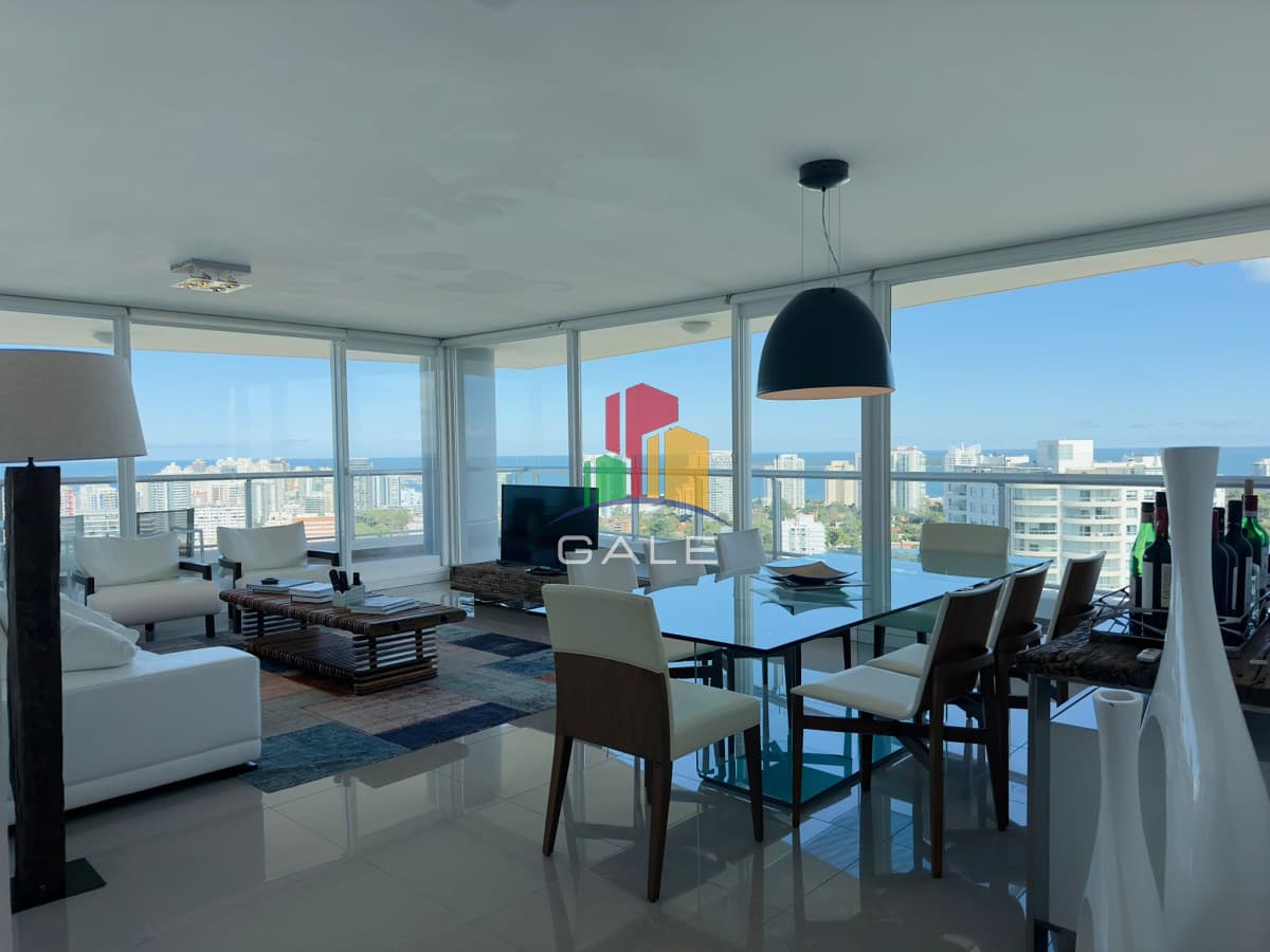 Gale Propiedades & Escribanía Apartamento ID.2107 - Penthouse en VENTA, 3 dormitorios en suite + Dependencia, vista 360°.