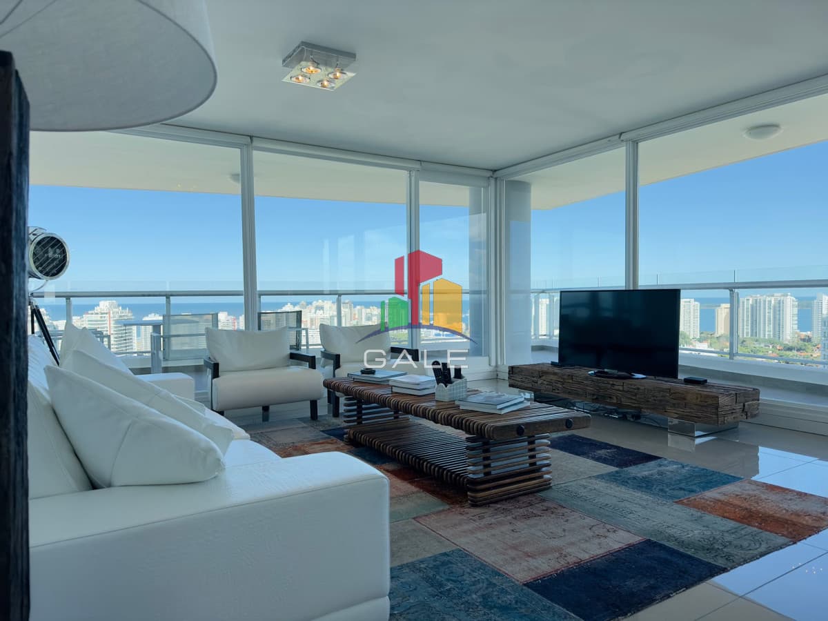 Gale Propiedades & Escribanía Apartamento ID.2107 - Penthouse en VENTA, 3 dormitorios en suite + Dependencia, vista 360°.
