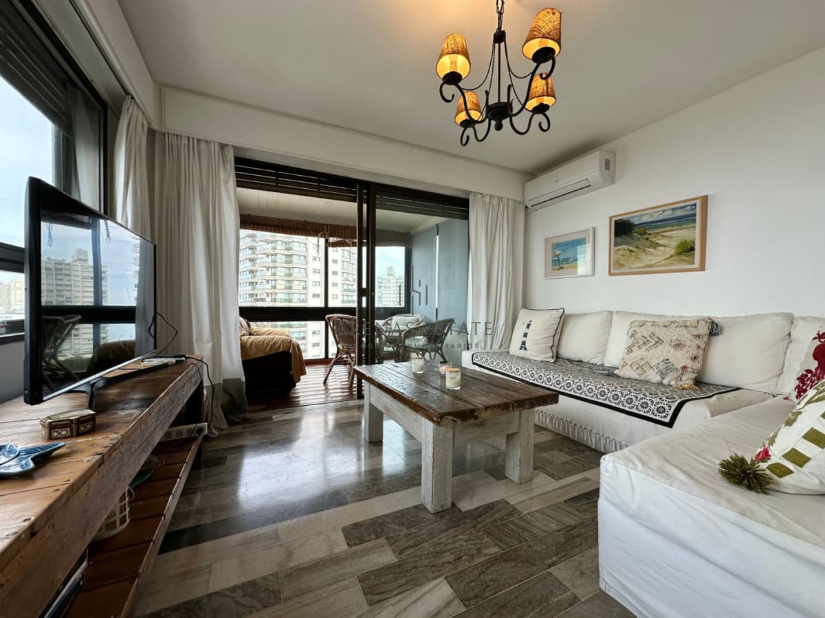 Apartamento ID.4689 - Apartamento de 3 dormitorios en venta en Punta del Este