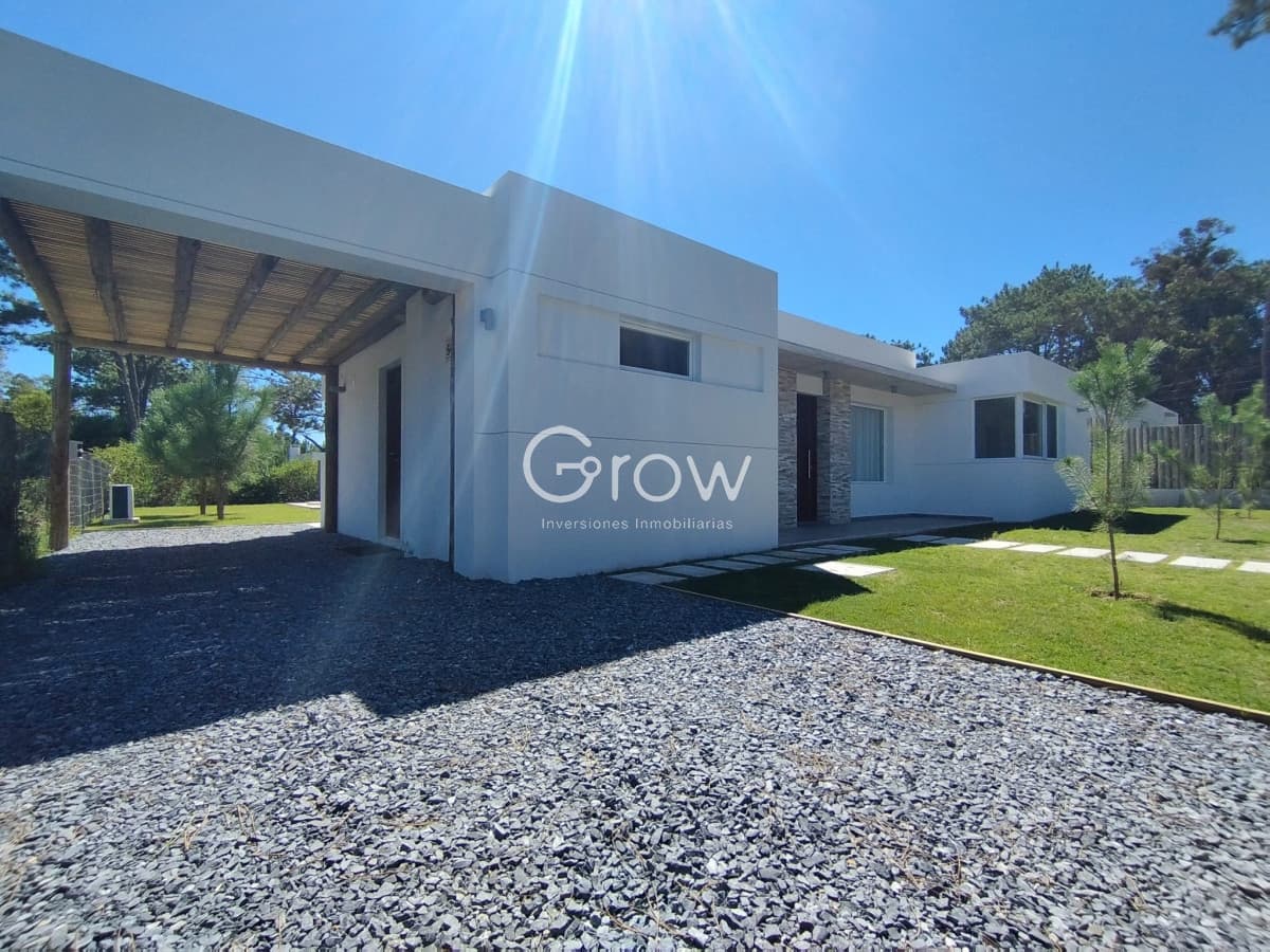 Venta y alquiler de Casa en la barra- Maldonado  -