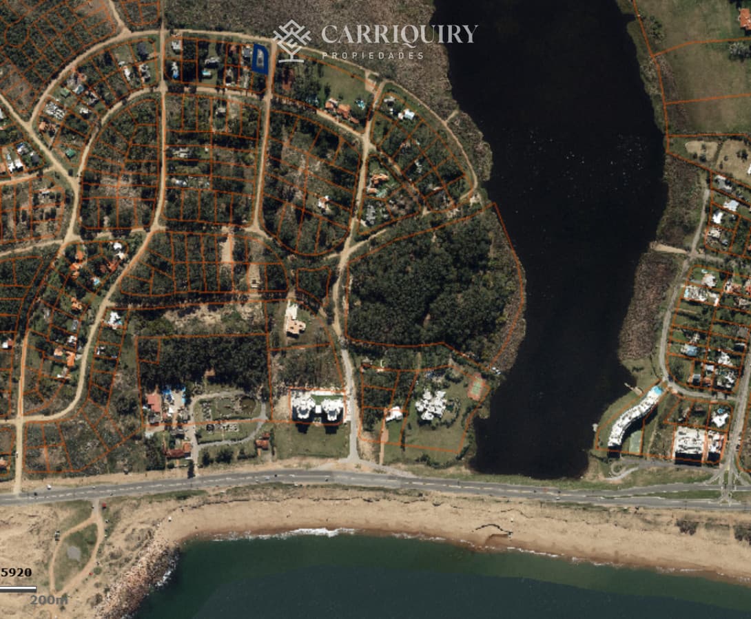 Último terreno con vista directa a la laguna