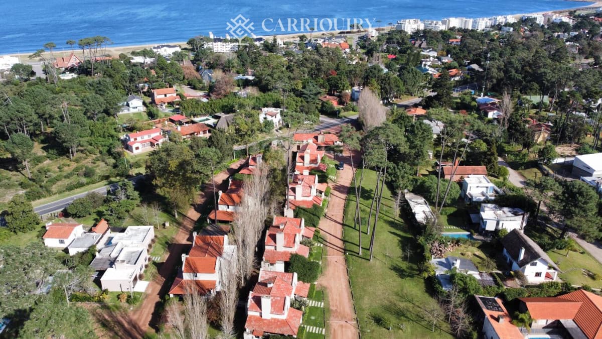 LOTE EN VENTA EN BARRIO PRIVADO PLAYA MANSA 850 M2 APTO PARA CONSTRUIR PH O CASA 2 PLANTAS  -