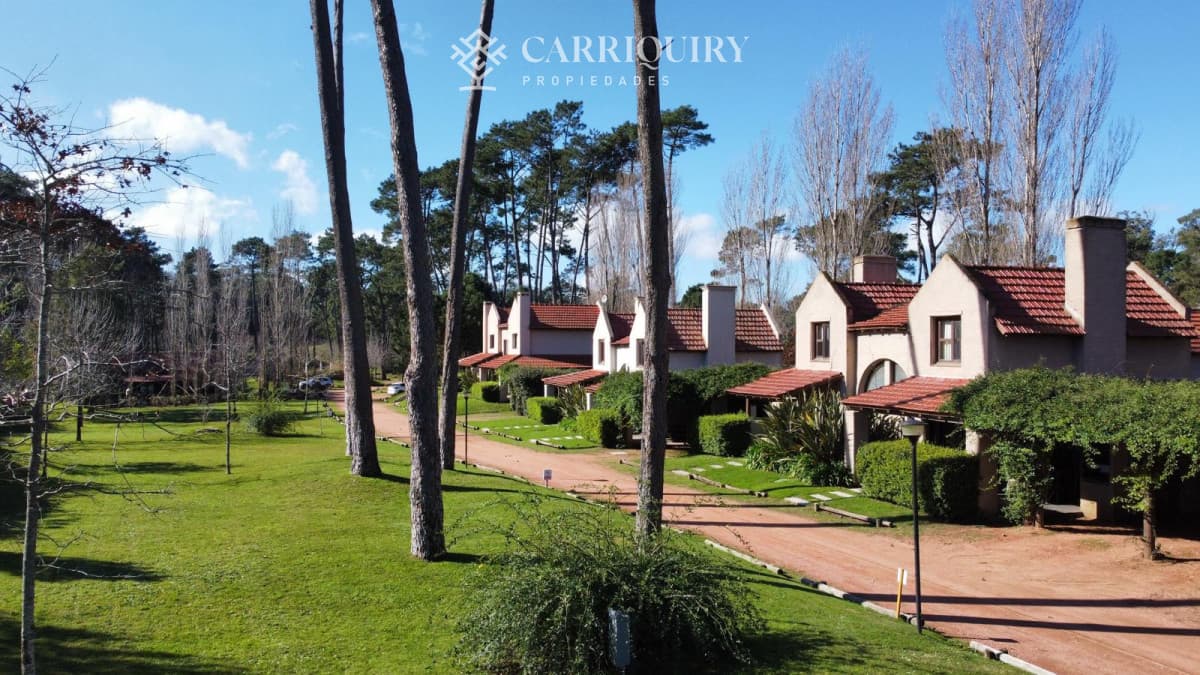 LOTE EN VENTA EN BARRIO PRIVADO PLAYA MANSA 850 M2 APTO PARA CONSTRUIR PH O CASA 2 PLANTAS  -