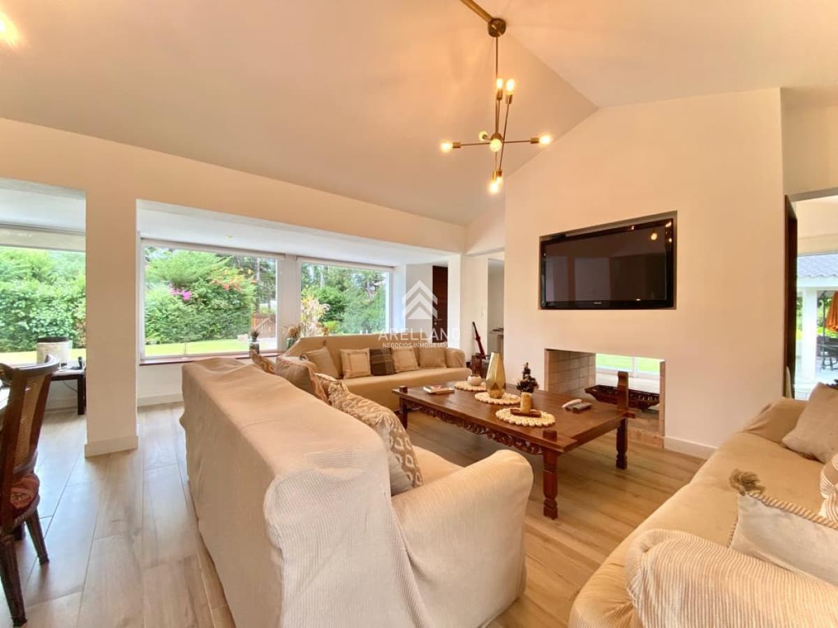 Casa ID.2863 - Casa en alquiler temporario Playa Mansa 4 dormitorios