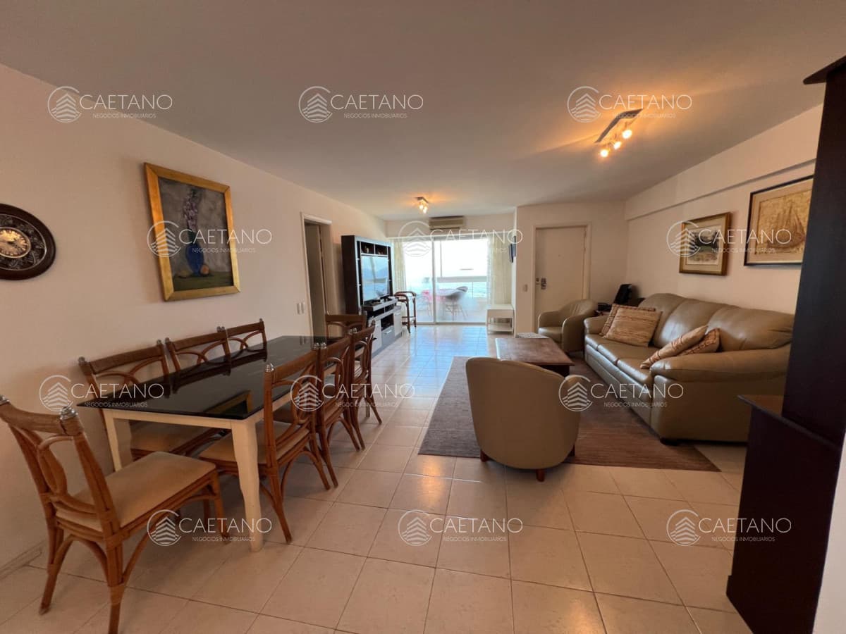 Venta apartamento 3 dormitorios. Peninsula, Punta del Este.