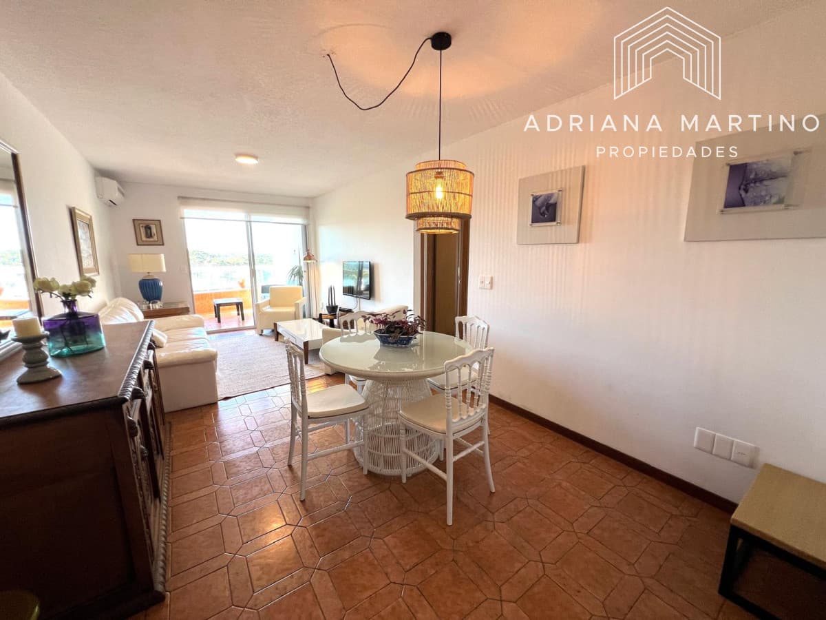 apartamento en venta zona shopping punta, 2 dormitorios y dependencia