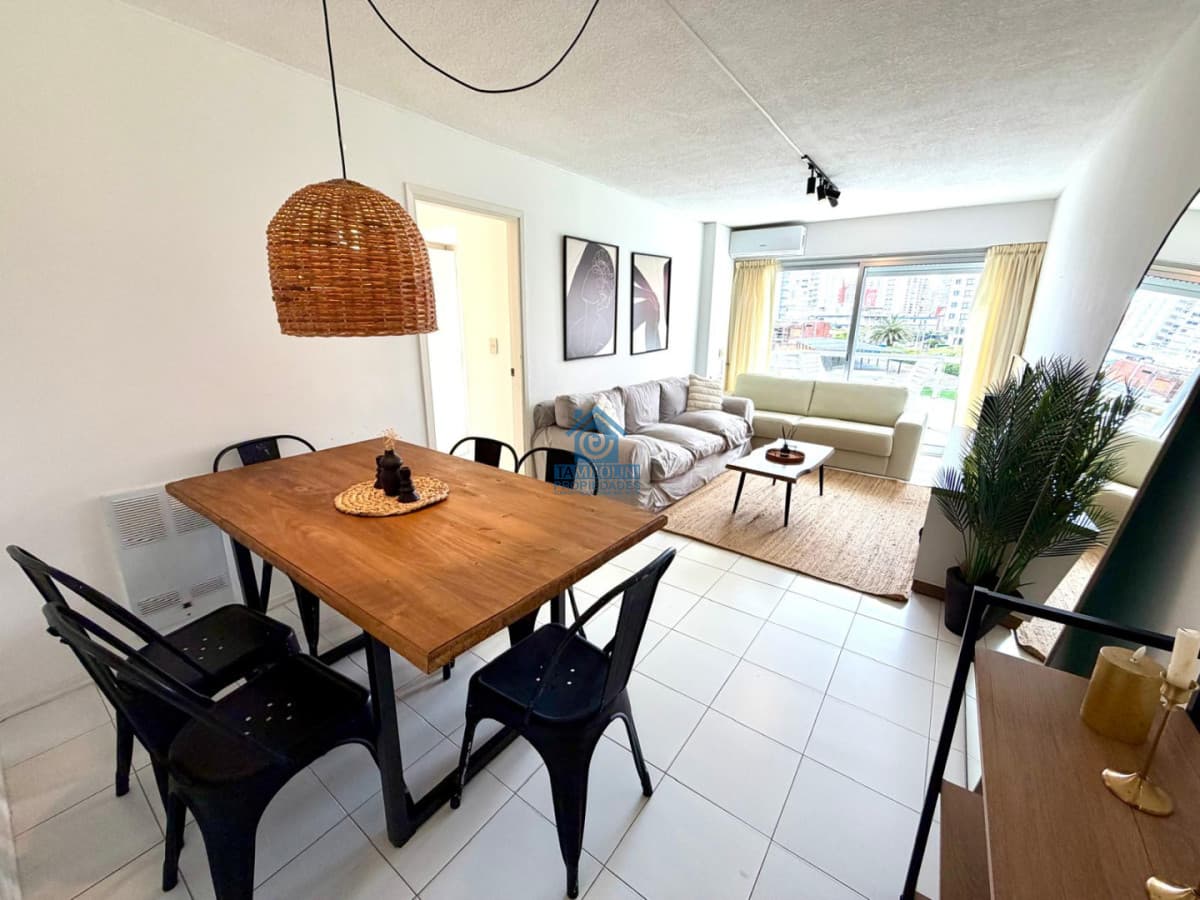 Apartamento ID.1396 - Apartamento en Venta en Brava,  2 dormitorios 2 baños,  y dependencia de servicio