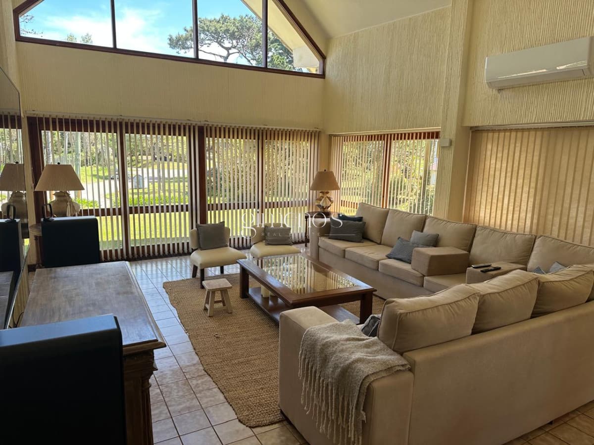 Casa en Venta 5 Dormitorios - San Rafael - Punta del Este