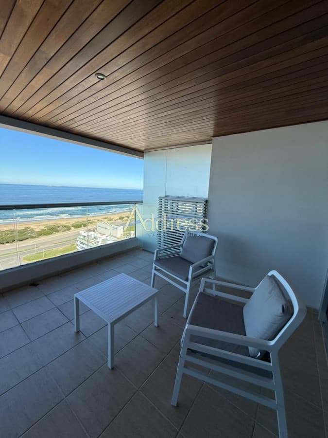 Hermoso apartamento con vista a Playa Brava