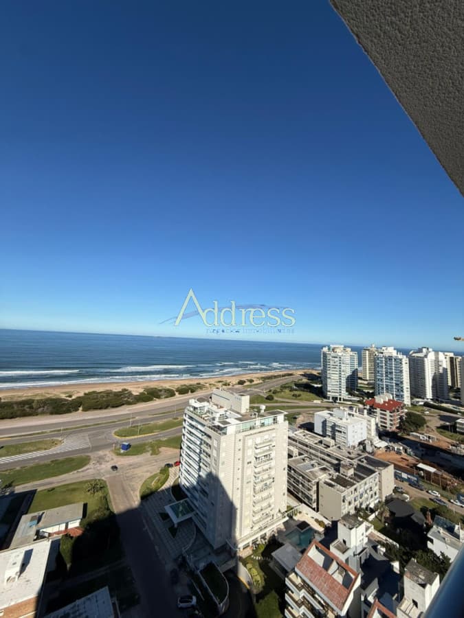 Hermoso apartamento con vista a Playa Brava
